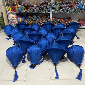 Lanterne en soie bleue artisanale de Hoi An, Vietnam, lanterne en tissu faite à la main, abat-jour suspendu pour décoration intérieure, extérieure, maison, festival, événement - Product Image 1