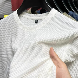 เสื้อยืดแขนสั้นผู้ชาย ผ้าตาข่ายใยไผ่ ไอซ์ซิลค์ สวมใส่สบาย หลากหลายสไตล์ สำหรับฤดูร้อน ยืดหยุ่น กระชับรูปร่าง - Product Image 3