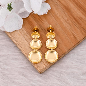 Boucles d'oreilles pendantes tendance à la vente chaude, jolies boucles d'oreilles en laiton plaqué or, bijoux fantaisie à la mode pour femmes, cadeaux d'anniversaire - Product Image 2