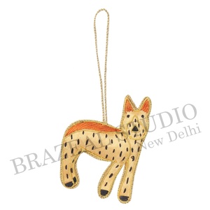 Hecho a mano respetuoso con el medio ambiente terciopelo/Tela de satén bordado personalizado al por mayor adornos para árboles de Navidad con camello caballo de mar - Product Image 5