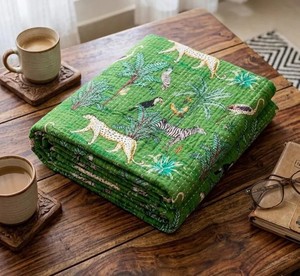 ผ้าห่มคันธาพิมพ์ลายป่าจากอินเดีย ทำด้วยมือจากผ้าฝ้าย - Product Image 1