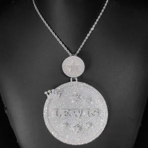 Collier de luxe pour homme en argent 925 avec pendentif photo rond personnalisé serti de diamants de laboratoire, bijoux de mode raffinés - Product Image 1