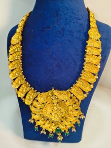 Collier de mariée antique en or massif 22 carats, bijoux de temple, motif paon, rubis, émeraude, style indien, disponible en OR/ARGENT/BRASS - Product Image 3