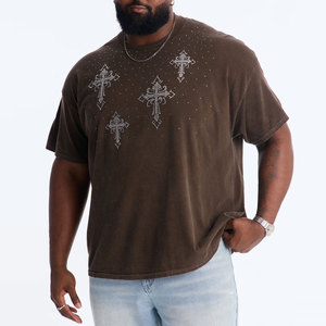Camiseta Moderna de Manga Corta con Cuello Redondo y Diseño de Cruz con Pedrería, Estilo Urbano, Tela Jersey, Corte Regular - Product Image 3