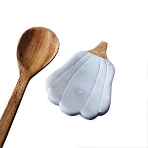 Repose-cuillère en acier inoxydable en forme de théière vert foncé et or, couleur personnalisée, fait main, écologique, compatible lave-vaisselle et micro-ondes - Product Image 6