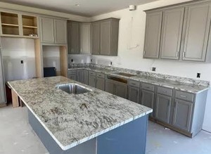 Plan de travail en granit blanc Aspen pour îlot de cuisine, surface en pierre naturelle pour l'intérieur de maisons modernes - Product Image 2