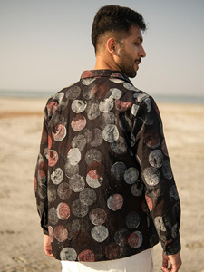 เสื้อเชิ้ตผู้ชายผ้าฝ้ายสีดำงานฝีมือพรีเมียม พิมพ์ลายวงกลมด้วยเทคนิคแฮนด์บล็อก คอปกติดกระดุม แขนยาว สไตล์ชาติพันธุ์ - Product Image 4