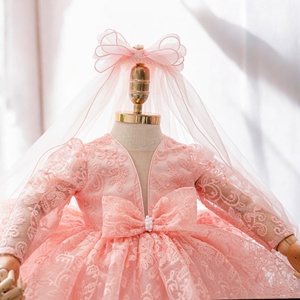Vestido de Princesa de Encaje Blanco con Mangas Largas 91B, Bordado con Flores, Falda de Tul en Capas y Velo de Novia a Juego - Product Image 6