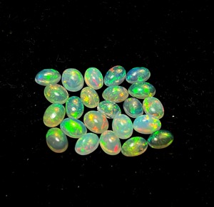 Opale d'Éthiopie naturelle cabochon, opale d'Éthiopie calibrée en MM, pierre précieuse opale aux jeux de couleurs, pierre libre de petite taille - Product Image 5