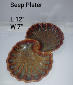 Plateau de service en céramique en forme de coquille, glaçure rouge vintage, passe au lave-vaisselle, vaisselle de forme irrégulière, design sur glaçure - Product Image 6