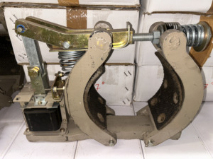 CMK Make New AC SOLENOID BRAKE-TYPE S (TYPE of BRAKE = <b>7</b> ASB7 Model 440V <b>Iron</b>) for Industrial Use - Product Image 2