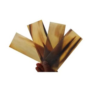 El cuerno es un material natural que puede ser afectado por la humedad y la temperatura. Material artesanal natural para monturas de gafas. - Product Image 1