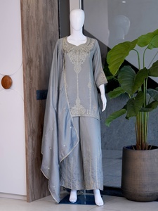 Derniers modèles de salwar kameez pour femmes, tenues de mariée pour mariage et fêtes, provenant d'un fournisseur et exportateur indien. - Product Image 4