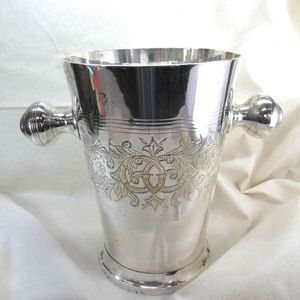 Seau à glace artisanal en métal pour champagne, vin, bière de qualité supérieure, idéal pour restaurants, hôtels, bars, traiteurs, fêtes et événements. - Product Image 2