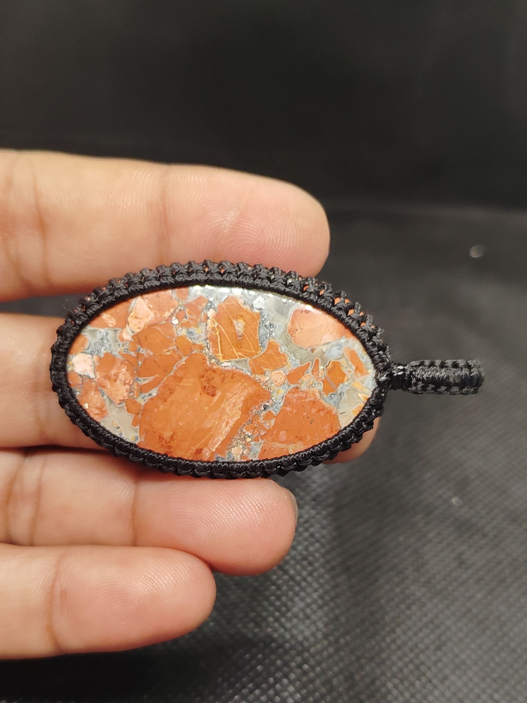 สีน้ำตาล