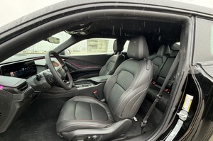 Dodge Charger Scat Pack Plus Turbo 2026 Premium Fresh Deluxe avec sièges en cuir, navigation et transmission intégrale - Product Image 4
