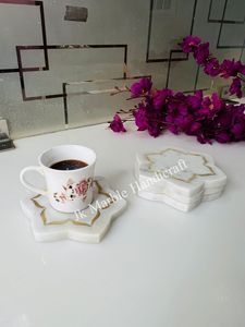 Posavasos de piedra con forma de flor y borde dorado, diseño moderno, antideslizantes, para decoración de mesa. - Product Image 2