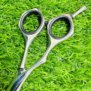 Tijeras Profesionales para Cortar Cabello de Barbería – Tijeras de Precisión con Filo de Cuchilla para un Rendimiento de Salón de Belleza de Alta Demanda y para Expertos - Product Image 3