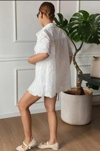 Ensemble coordonné chemise et short blancs en broderie anglaise pour femme - Product Image 2