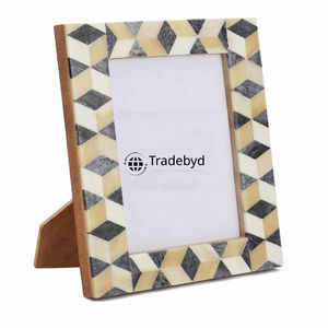 Marco de Fotos de Lujo Hecho a Mano con Incrustaciones de Resina Creativas y Acabado Brillante de Tradebyd - Product Image 1