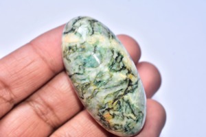 Mariposite Natural de Primera Calidad (Verde) Rectangular, Masajeador Shiva Lingam para Alivio y Sanación - Product Image 2