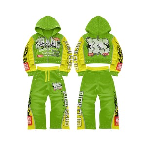 Conjunto de Sudadera con Capucha y Pantalones para Hombre, Estampado Digital Verde y Amarillo, Estilo Urbano, Dos Piezas, con Cierre de Cremallera y Bolsillos con Cordón - Product Image 1