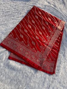 ผ้าไหมบาเนราซี มาชรู เนื้อนุ่ม พร้อมลายปักดิ้นเงินแบบดั้งเดิม ขอบผ้าประณีต ป้องกันแสงแดด แห้งเร็ว จากเมืองบาเนราส - Product Image 5