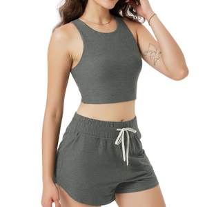 Ensemble de yoga pour femmes : débardeur court et short, tenue de sport sans couture respirante pour la gym, personnalisable avec logo, vente en gros - Product Image 3