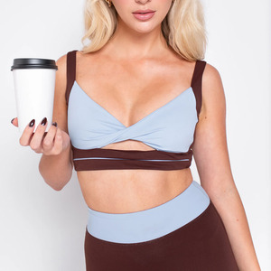 MILIENZ Soutien-gorge de sport et short de yoga pour femme, bleu marine, à bretelles convertibles, taille mi-haute, torsadé, maintien léger, sans couture, respirant - Product Image 3