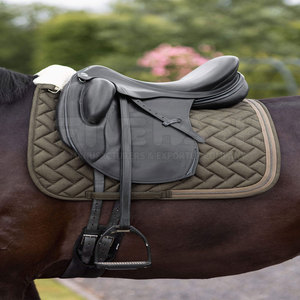 Tapis de selle pour cheval de qualité supérieure, amortissant les chocs, rembourrage doux, ajustement confortable, pour l'équitation, l'entraînement et l'utilisation en extérieur - Product Image 5