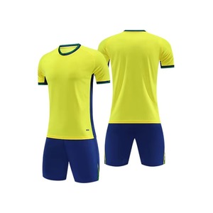 Ensemble de maillots de football personnalisés en gros, uniformes de football de couleurs variées pour l'entraînement et les matchs d'équipe - Product Image 4