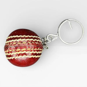 Porte-clés balle de cricket avec logo personnalisé OEM Porte-clés en cuir véritable avec promotions pour les fans de cricket - Product Image 1