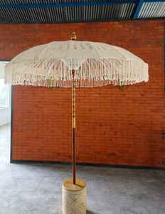 Sombrilla de Jardín Bali de Macramé Tradicional, de Algodón, Madera y Concreto, Ecológica para Exteriores - Product Image 4