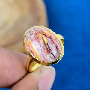 Bague en pierre précieuse naturelle d'huître rose, forme ovale, or 18 carats micro-plaqué sur argent sterling 925 - Product Image 1