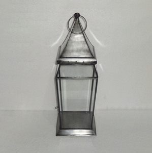 Lanterne en fer avec dessus pyramidal, panneau en verre transparent, cadre carré, décoration d'intérieur durable - Product Image 4