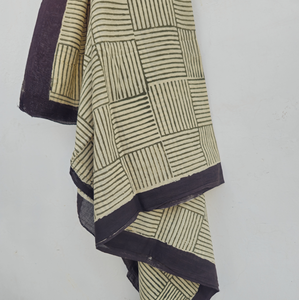 Paréo en coton imprimé à la main, motif géométrique rayé, beige et noir, pour la plage, style bohème artisanal, écharpe d'été faite à la main - Product Image 2