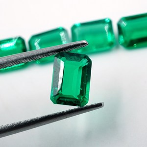 HAYAAT GEMS มรกตสีเขียวธรรมชาติ 4.60 กะรัต ทรงคุชชั่น (7x5 มม.) สำหรับทำเครื่องประดับ - Product Image 2