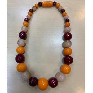 Collier en résine fait main avec perles - Style moderne, design coloré, déclaration de mode, prix attractif - Product Image 4