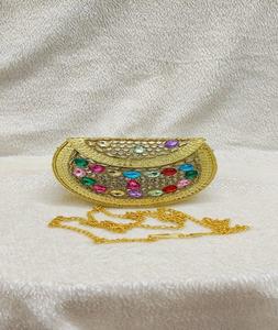 Bolso de mano nupcial artesanal con piedras Kundan y asa de perlas, bolso de diseño étnico para boda de f s international - Product Image 3