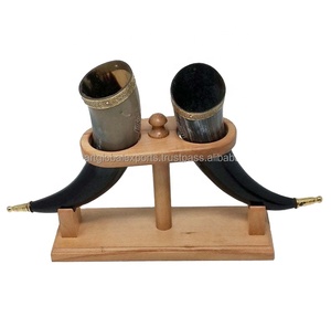 Corne à boire authentique avec support | Verres de bar médiévaux et décoration intérieure Mug traditionnel de style viking - Product Image 2