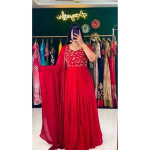 Robe trapèze faite main pour soirée, taille empire, en mousseline de soie avec broderies et sequins, taille XL - Product Image 5