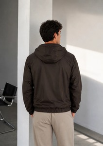 Blouson bomber zippé à capuche pour homme, en tissu enduit, couleur unie, réversible, vêtement d'extérieur d'hiver avec poches latérales - Product Image 6