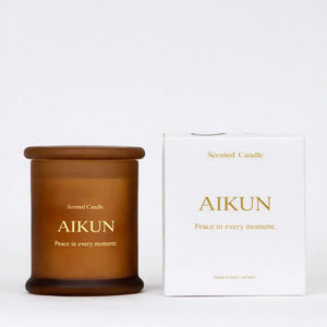 Vela Aromática de Alta Gama AIKUN con Pachulí y Vainilla en Frasco de Vidrio Ámbar, Vela de Cera de Soja Natural Premium para Compradores OEM - Product Image 3