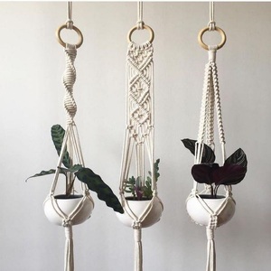 Maceta de macramé bohemio de alta calidad, tela tejida a mano colgante para jardín, balcón, hogar, banquetes, ecológica para uso en exteriores - Product Image 1
