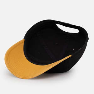 Gorra de Béisbol Negra Personalizada de Dos Tonos, Sin Estructura, de Algodón Lavado, de 6 Paneles, Estilo Dad Hat, con Logotipo Bordado - Product Image 3