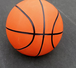 Ballon de basket en PVC jaune et bleu, taille 5, durable pour enfants et adultes - Product Image 4