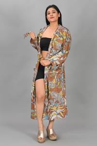 Dernière Collection : Robe Longue Kimono Élégante d'Été, Imprimé Floral Kantha, Faite à la Main, en Coton Indien, Peignoirs, Prix de Gros - Product Image 2