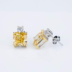 Boucles d'oreilles clous classiques en zircon taille Asscher, plaqué rhodium argenté, sertissage griffe, bijoux fins pour femme, personnalisables - Product Image 2