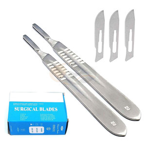 Cuchillas estériles Surgi para mango de bisturí número 22, dos mangos adicionales, acero inoxidable de precisión de grado quirúrgico, desechables, manuales - Product Image 1