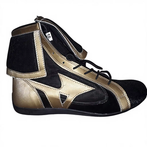 Gants de boxe professionnels de qualité supérieure, chaussures en cuir noir et doré, semelle parfaite - Product Image 1
